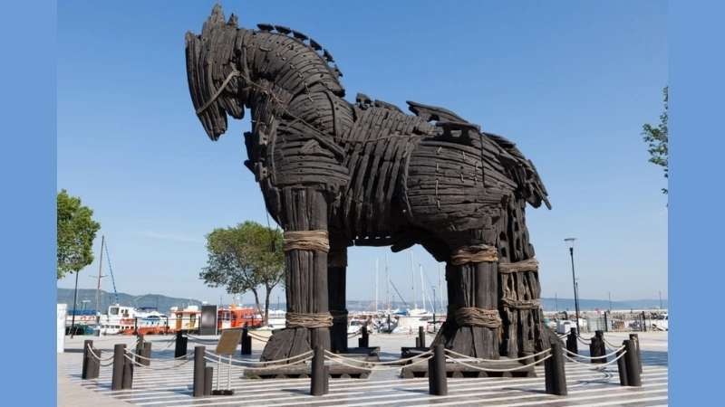 Giới thiệu khái quát về tác giả và tác phẩm Ngựa gỗ thành Troy