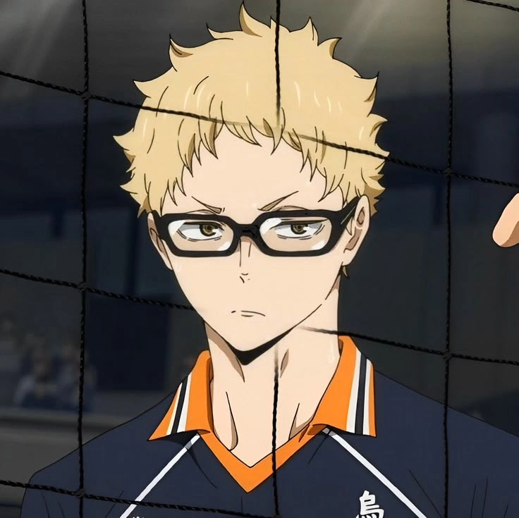 Tsukishima Kei là chắn giữa của Karasuno trong Haikyuu