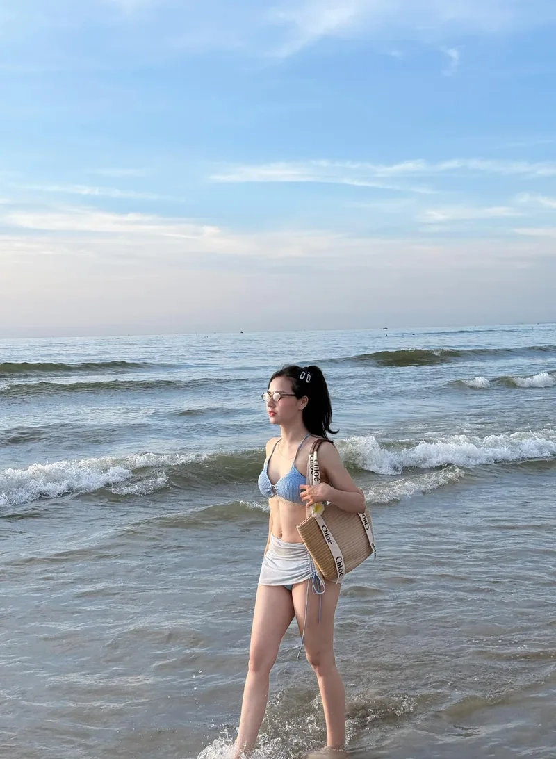 Chiêm ngưỡng ảnh gái xinh măc bikini cực sắc nét