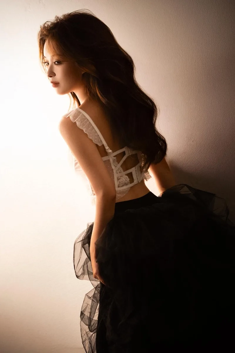 Thả tim cho ảnh gái xinh eo thon siêu cuốn hút