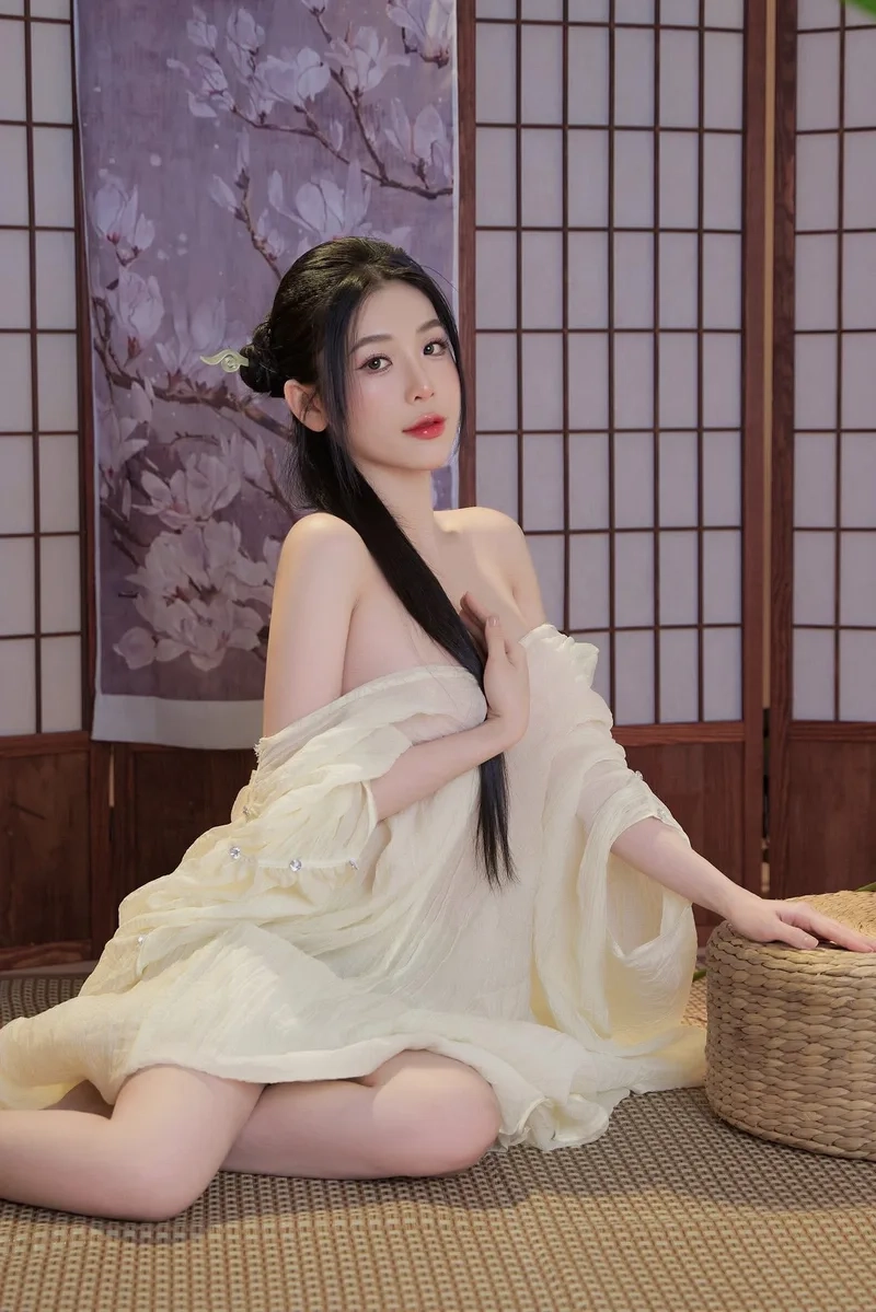 Nụ cười rạng rỡ làm tan chảy tim người với ảnh gái cute k7