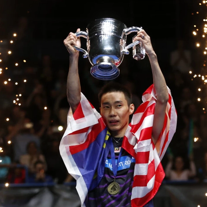 Lee Chong Wei giơ cao cúp vô địch Giải cầu lông toàn Anh Sự nghiệp Lee Chong Wei